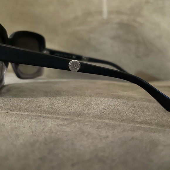 authentic chanel sunglassses - Picture 5 of 6